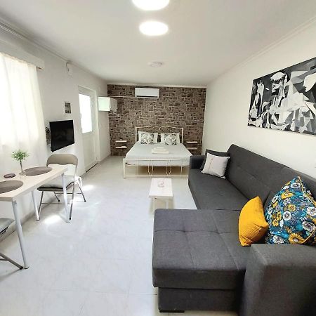 S For Studio - Detached, Close To City Center 하니아 외부 사진